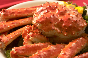 Centolla gigante servida no restaurante Donde Augusto no Mercado Central de Santiago