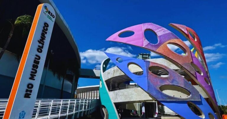Fachada colorida do Rio Museu Olímpico, no Velódromo do Parque Olímpico, na Barra da Tijuca