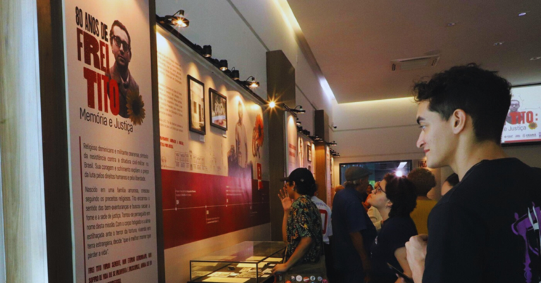 Exposição Frei Tito de Alencar Lima em Fortaleza reúne acervo histórico sobre o frade dominicano.